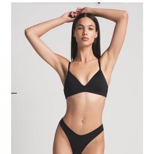 SKIMS 36C T-Shirt Demi Bra in Onyx